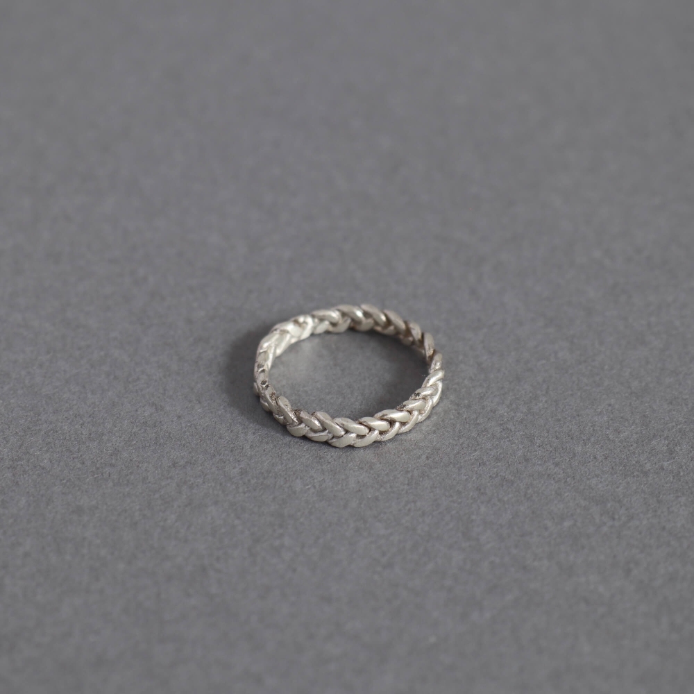 Melanie Decourcey / braided silver ring