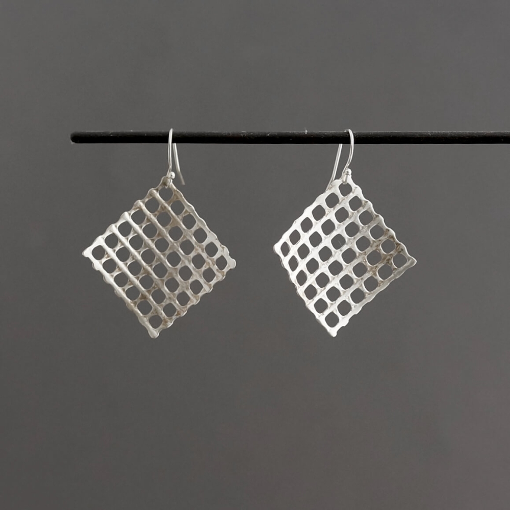 Melanie Decourcey / Silver mesh earrings