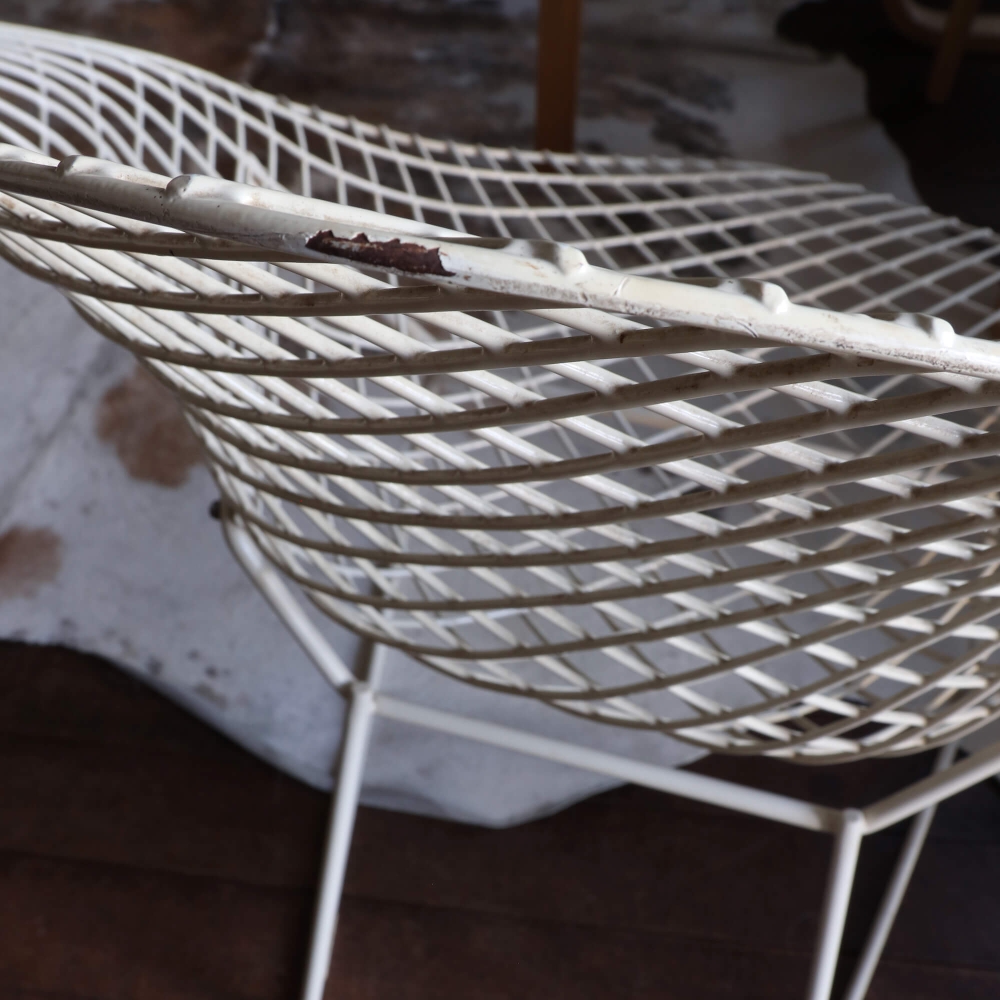 Harry Bertoia / Knoll / Small Diamond Chair / White - organ Harry Bertoia / Knoll / Small Diamond Chair / White - organ