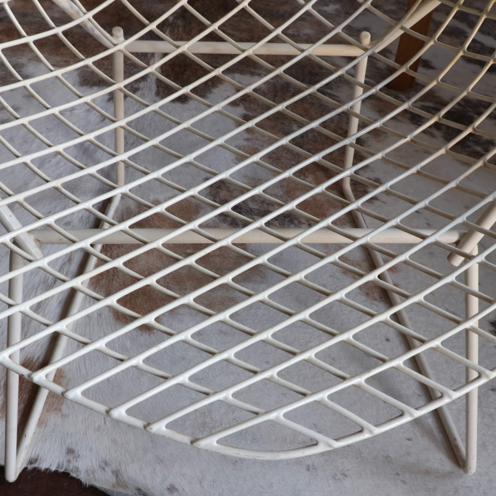 Harry Bertoia / Knoll / Small Diamond Chair / White - organ Harry Bertoia / Knoll / Small Diamond Chair / White - organ