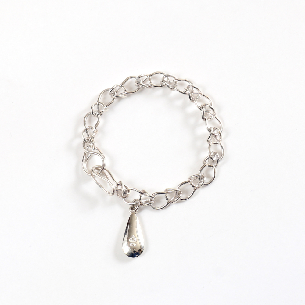 <img class='new_mark_img1' src='https://img.shop-pro.jp/img/new/icons7.gif' style='border:none;display:inline;margin:0px;padding:0px;width:auto;' />BAUGO HEIAN /  Stering Silver Bracelet / CNBRL-02