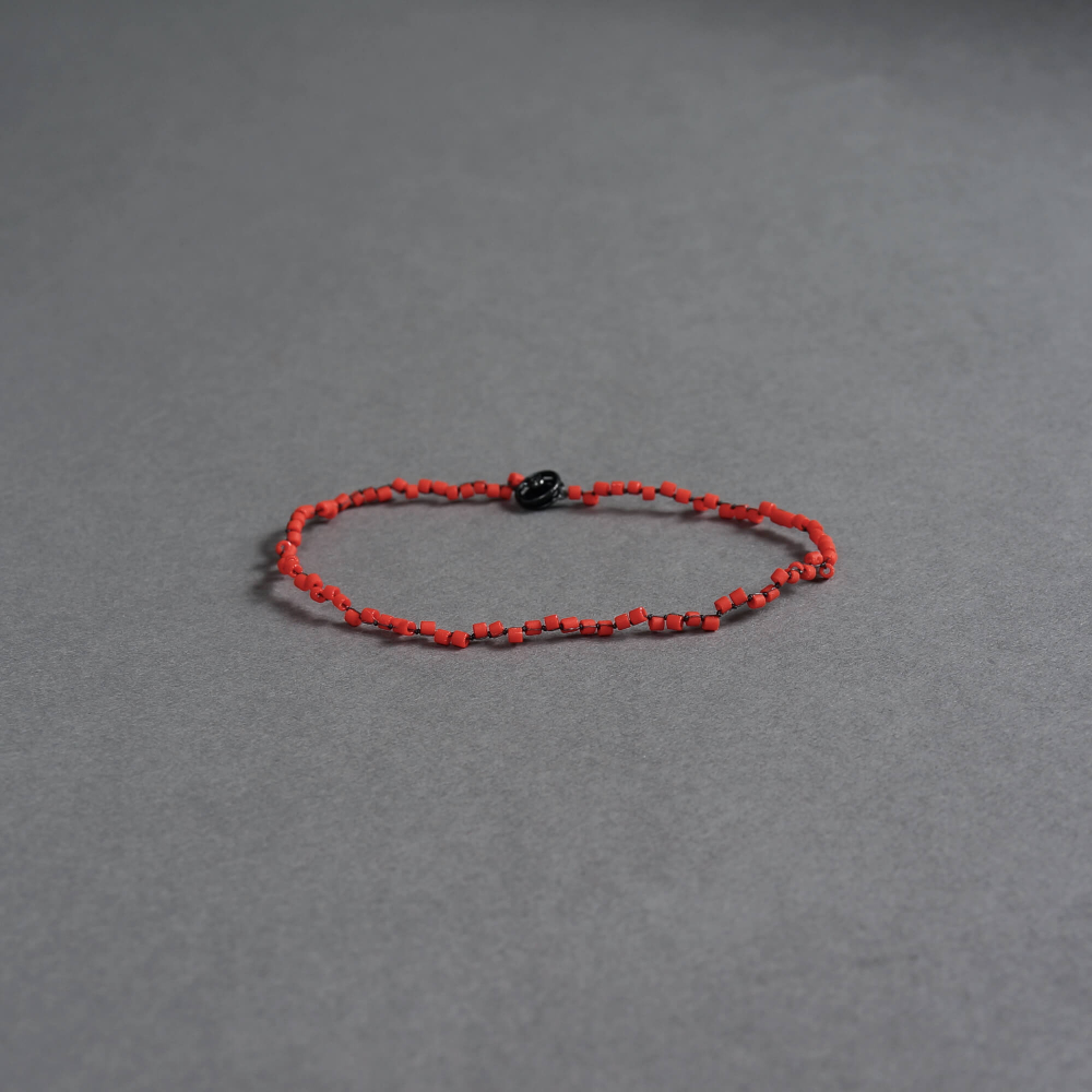 Melanie Decourcey / DNA red Pakistan glass beads bracelet