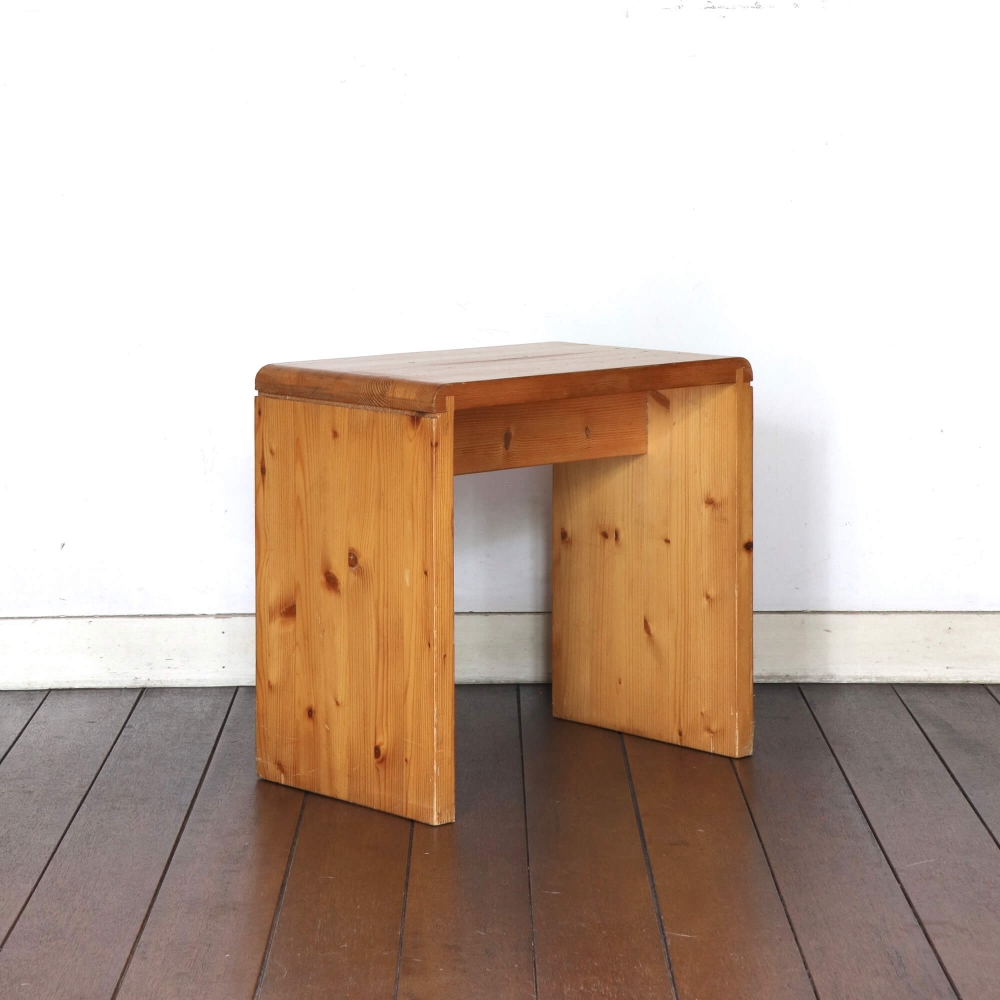 Charlotte Perriand / Stool for Les Arcs - organ-online.com
