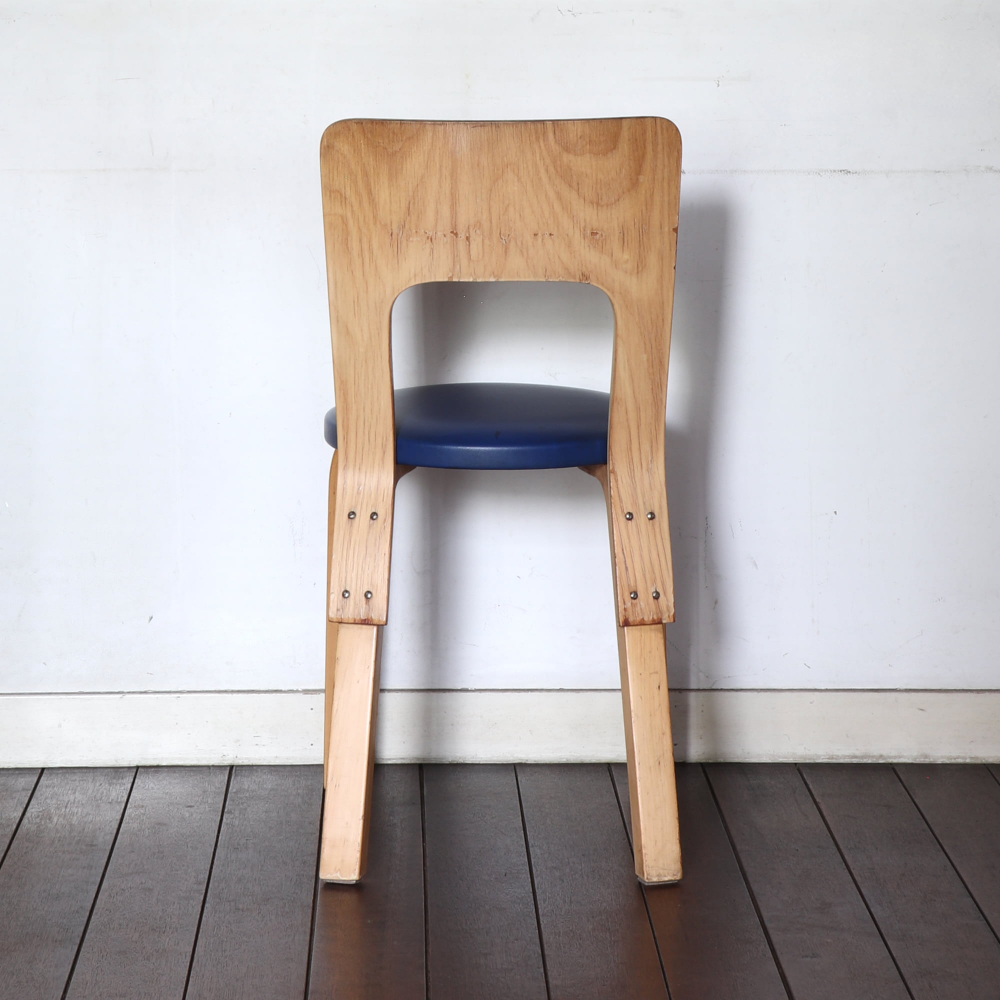 2nd Cycle チェア 66 レッド リノリウム – Artek Tokyo Store