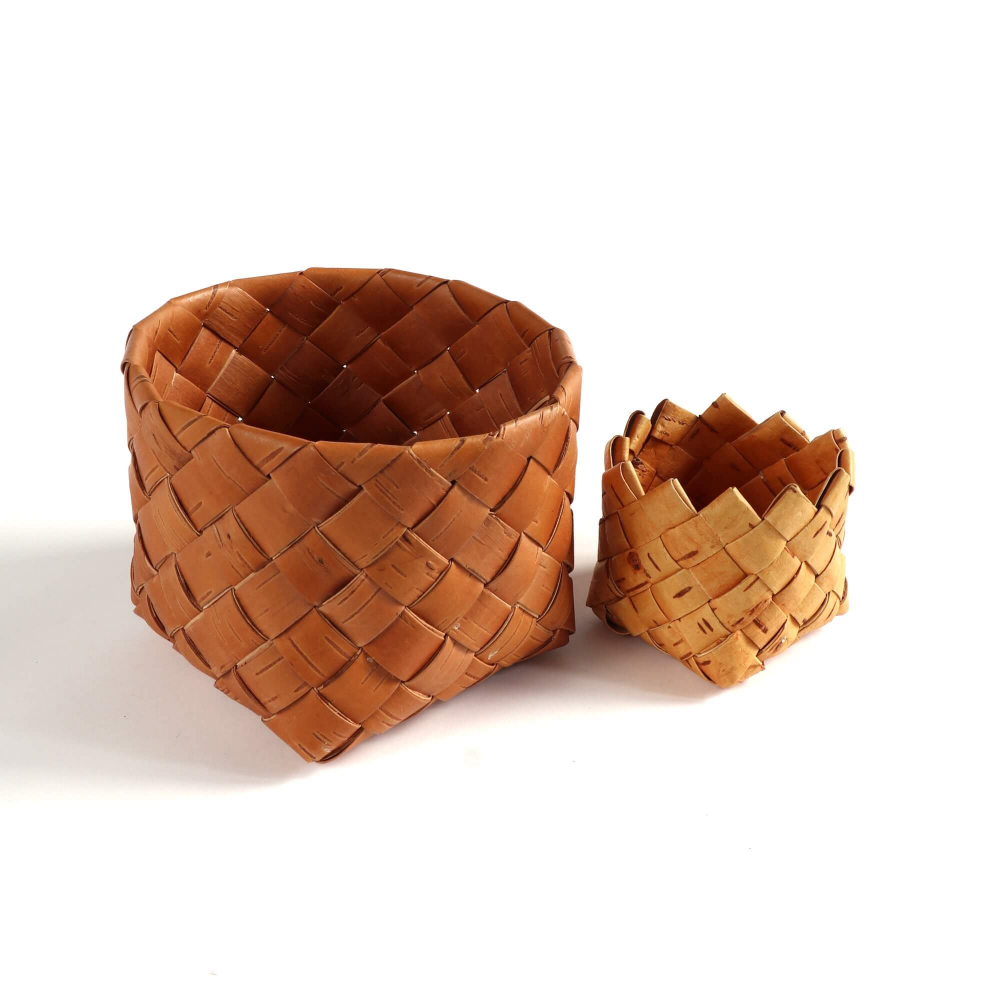 <img class='new_mark_img1' src='https://img.shop-pro.jp/img/new/icons7.gif' style='border:none;display:inline;margin:0px;padding:0px;width:auto;' />Swedish Wooden Craft / Birch Bark Basket set