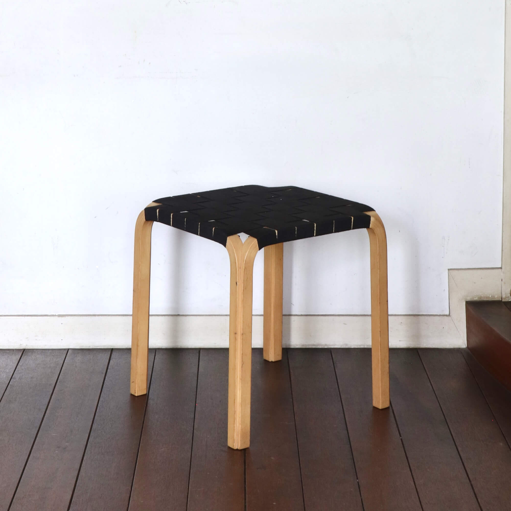 <img class='new_mark_img1' src='https://img.shop-pro.jp/img/new/icons7.gif' style='border:none;display:inline;margin:0px;padding:0px;width:auto;' /> Alvar Aalto /Stool 