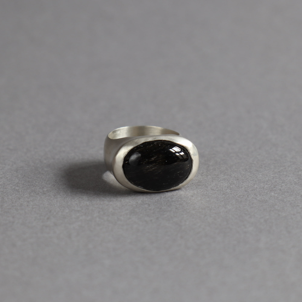 <img class='new_mark_img1' src='https://img.shop-pro.jp/img/new/icons7.gif' style='border:none;display:inline;margin:0px;padding:0px;width:auto;' />Melanie Decourcey / silver ring / silver with rutilated quartz