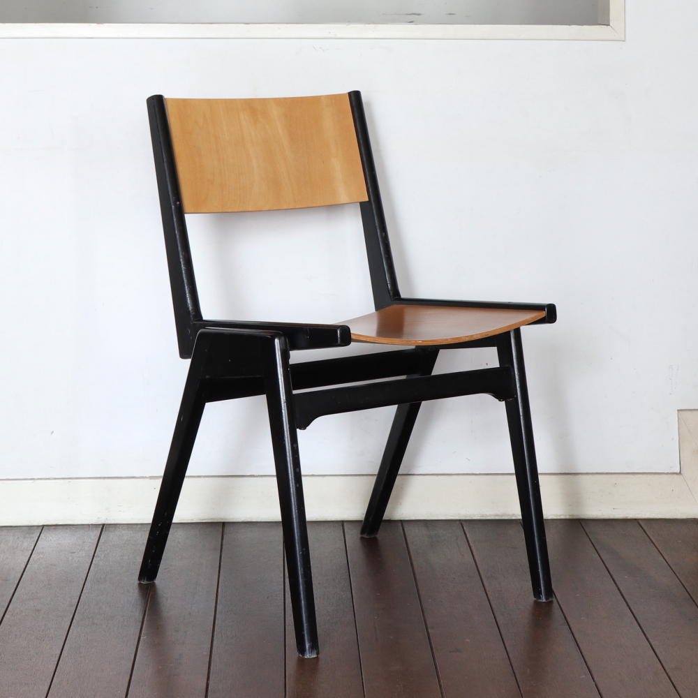 <img class='new_mark_img1' src='https://img.shop-pro.jp/img/new/icons39.gif' style='border:none;display:inline;margin:0px;padding:0px;width:auto;' />Roland Rainer / Side Chair
