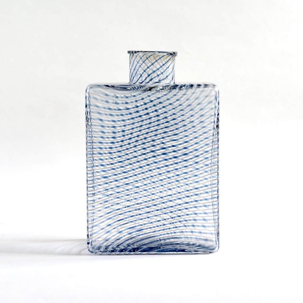 <img class='new_mark_img1' src='https://img.shop-pro.jp/img/new/icons39.gif' style='border:none;display:inline;margin:0px;padding:0px;width:auto;' />Kaj Franck / Nuutajarvi / Annual Bottle