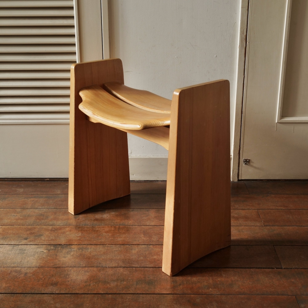 <img class='new_mark_img1' src='https://img.shop-pro.jp/img/new/icons39.gif' style='border:none;display:inline;margin:0px;padding:0px;width:auto;' />Gilbert Marklund / Stool 