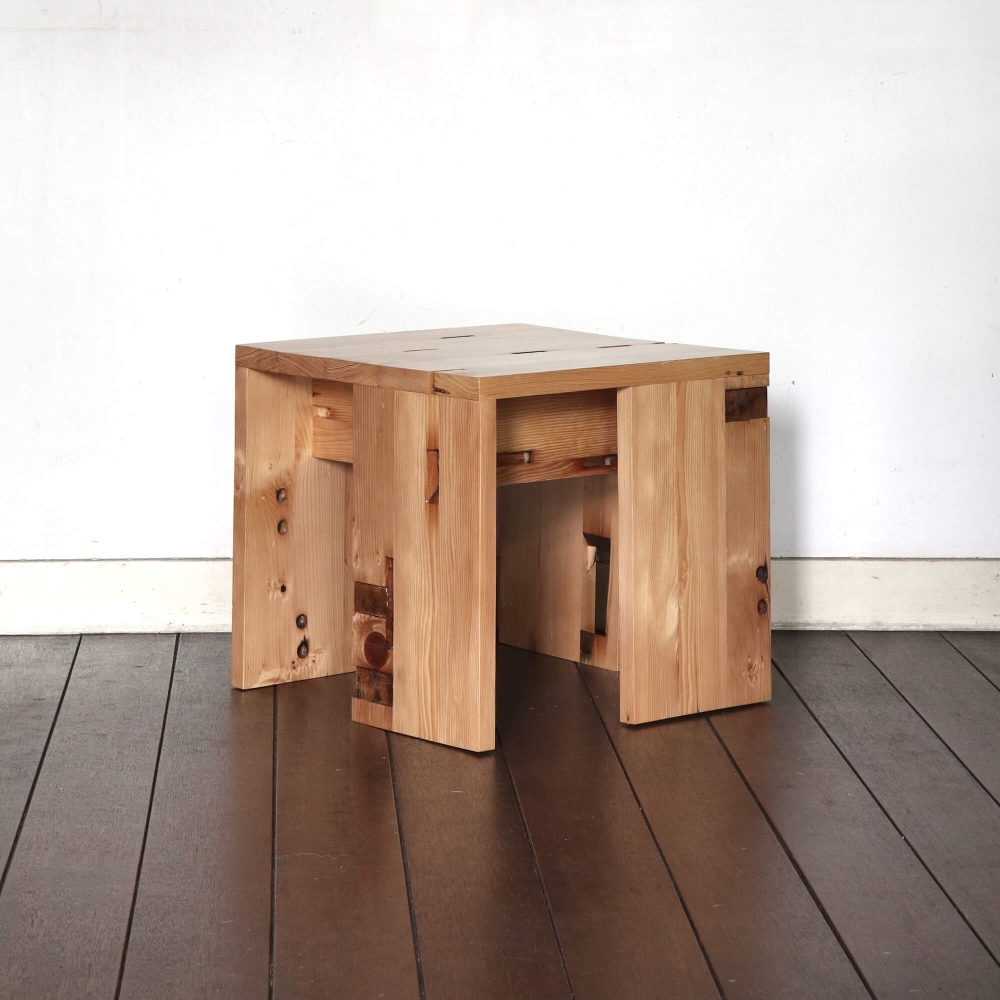 <img class='new_mark_img1' src='https://img.shop-pro.jp/img/new/icons39.gif' style='border:none;display:inline;margin:0px;padding:0px;width:auto;' />ENOUGH / Odd stool 
