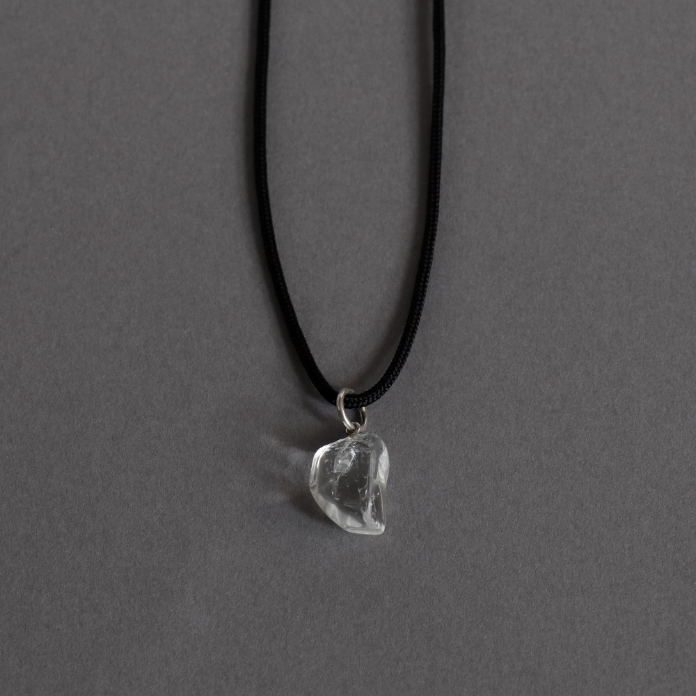 Melanie Decourcey / Free shape clear mountain quartz