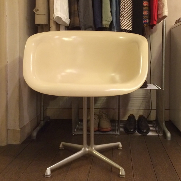 Charles Eames & Alexander Girard/ La Fonda Chair - organ Charles Eames & Alexander Girard/ La Fonda Chair - organ