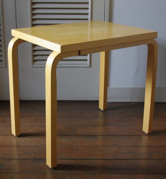 Alvar Aalto / Table  No.88C
