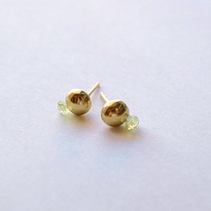 Tenpchi　pierced earrings / 誕生石 8月・ペリドット