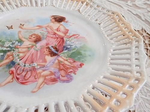 ドレスデン　天使ピアッシングプレート 2 Vintage Dresden Germany Porcelain Angels Playing