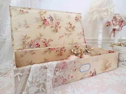 六角形のカルトナージュボックス　ローズ　バラ　花柄　フランスアンティーク　箱 フランスアンティークカルトナージュボックス収納箱裁縫箱ローズバラ