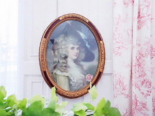 宮廷ロココ 貴婦人の肖像画額 - アンティークショップ Eglantyne 