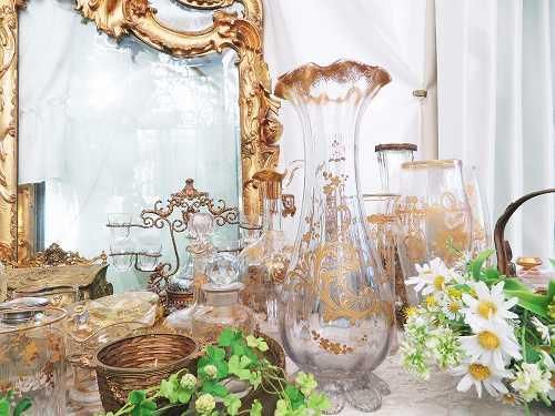 優美 オールドバカラ 金彩フラワーベース - 薔薇と天使の