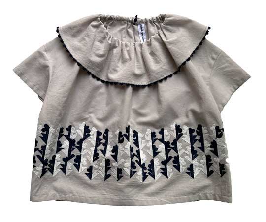 mina perhonen（ミナ ペルホネン）／twin flower blouse - light gray