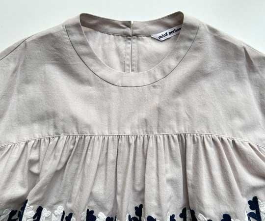 mina perhonen（ミナ ペルホネン）／twin flower tops - light gray