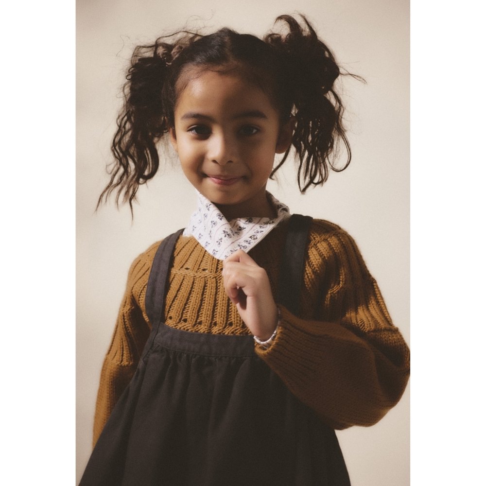 Soor Ploom（ソーアプルーム）／ELOISE PINAFORE - LICORICE -  世界中のベビー&子供服をセレクトしたオンラインショップ doudou jouons