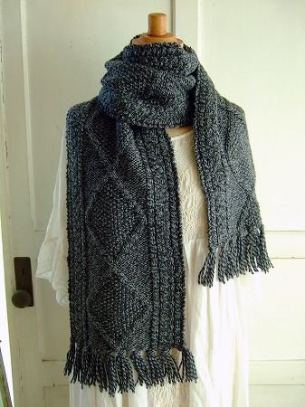 Carraig Donn飾り編みマフラーgy Crochet