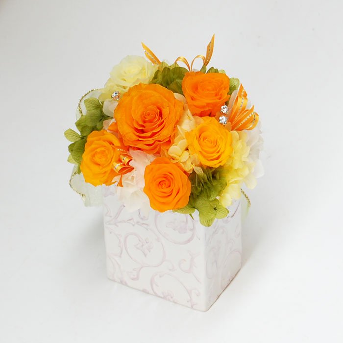 ライラ オレンジ色 クリアケース付 プリザーブドフラワー 洋 プリザーブドフラワーのギフト 花や祇 クロスロードフラワーショップ