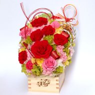 還暦祝い（赤色）　お花（プリザーブドフラワー）のプレゼント　ギフト 　枡フラワー　二合枡　クリアケース付　送料無料　「楓華（赤色）ふうか」