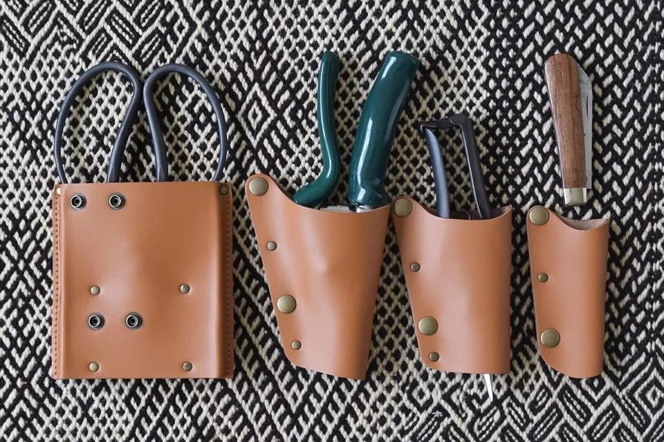 WORKS & LABO.（ワークス＆ラボ）Portable Toolbag キャメル（シザー