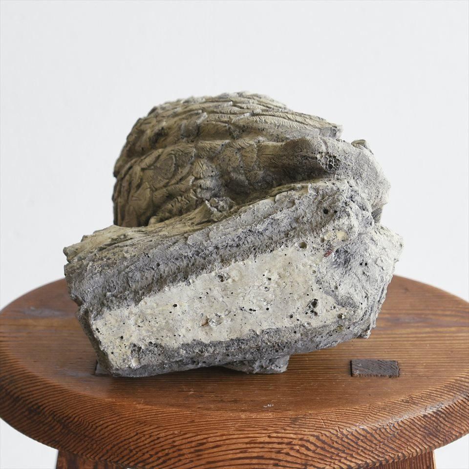 イギリスGarden Stone（ガーデンストーン）木乗りフクロウ