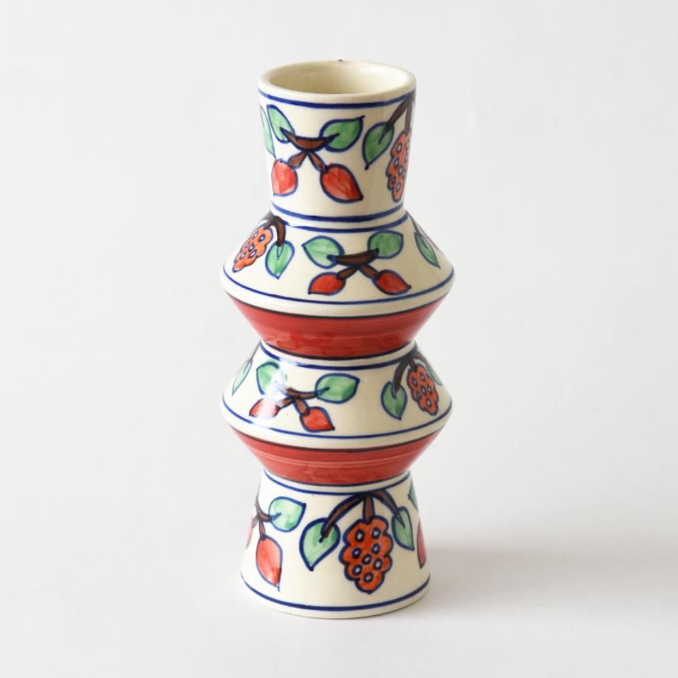 インド製アンティーク花瓶。熟練職人による純手作りで、卓越した技法が光る逸品です。 インド製アンティーク花瓶。熟練職人による純手作りで、卓越した