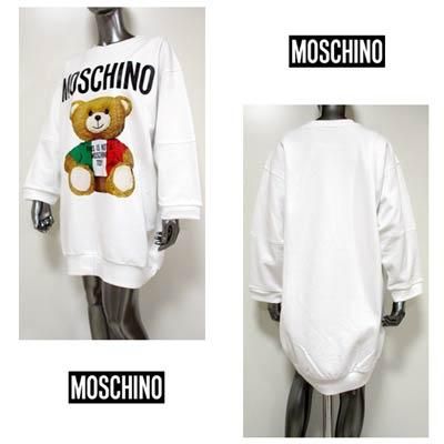 モスキーノ MOSCHINO レディース トップス スウェット ワンピース 袖口ワイドデザイン・BEAR転写ロゴ付スウェットワンピース 白/黒  V0415 0527 1001/1555