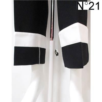 ヌメロヴェントゥーノ N°21 レディース パンツ ボトムス 裾