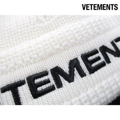 ヴェトモン(VETEMENTS) メンズ 小物 帽子 キャップ ビーニー ニット帽 ロゴ 刺繍ロゴ付ニットキャップ UA52KN300