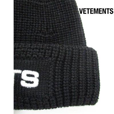 ヴェトモン(VETEMENTS) メンズ 小物 帽子 キャップ ビーニー ニット帽 ロゴ 刺繍ロゴ付ニットキャップ UA52KN300