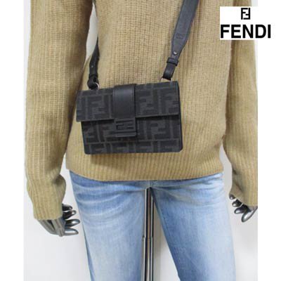 フェンディ FENDI メンズ 鞄 バッグ 2way ロゴ ユニセックス可 ※ウエストポーチとても使えます バゲット スリム クラッチ  総柄FFズッカ柄プリント付2wayショルダーミニバッグ