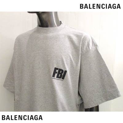 バレンシアガ BALENCIAGA メンズ トップス Tシャツ 半袖 ロゴ ひび割加工ロゴ・袖口/裾ダメージ加工・BALENCIAGA  FBIロゴプリント付クルーネックTシャツ グレー 681314 TLVG9 1380 (R78100) 221 2022年春夏新作