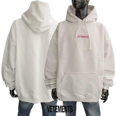 <img class='new_mark_img1' src='https://img.shop-pro.jp/img/new/icons2.gif' style='border:none;display:inline;margin:0px;padding:0px;width:auto;' />ȥ VETEMENTS  ѡ աǥ Ʊǥǿ㤤⤢ եȥաʬɽ ٥եѡ UE52TR380W WHITE
