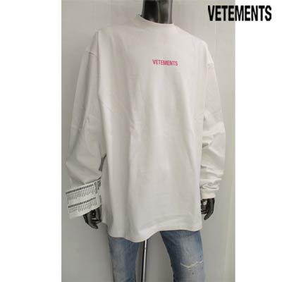 ヴェトモン VETEMENTS メンズ Tシャツ ロンT 長袖 トップス ユニセックス可 ※同じデザインで色違いもあり フロントピンク VETEMENTSロゴ・刺繍ロゴ・ビッグタグ付きロングTシャツ ホワイト