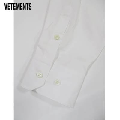 ヴェトモン VETEMENTS メンズ トップス シャツ カジュアルシャツ長袖フロントクリスタルラインストーンロゴ入りカジュアルシャツ 白