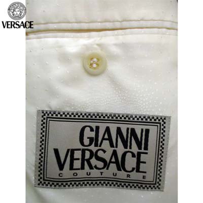 ジャンニヴェルサーチ GIANNI VERSACE メンズ スーツ ジャケット パンツ セットアップ上下組 上裏地全体メデューサ・ロゴパッチ・ダブル ブレスト・下ウエスト裏ロゴライン/メデューサ入りウールスーツ ベージュ