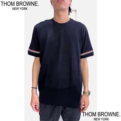 THOM BROWNE トムブラウン Tシャツ メンズ 半袖 裾ロゴパッチ・アーム/サイドスリットトリコロールライン・バックネックトリコロール タブ付きショートスリーブコットンTシャツ ホワイト/ネイビー