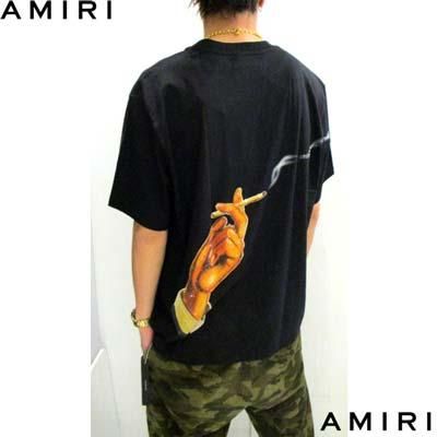 アミリ AMIRI メンズ Tシャツ 半袖 ロゴT バックタバコを持つ手 アミリ AMIRI メンズ Tシャツ 半袖 ロゴT バックタバコを持つ手