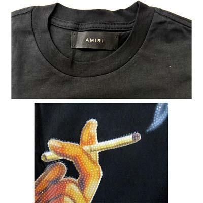 アミリ AMIRI メンズ Tシャツ 半袖 ロゴT バックタバコを持つ手
