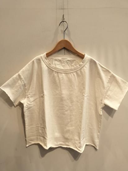 <img class='new_mark_img1' src='https://img.shop-pro.jp/img/new/icons6.gif' style='border:none;display:inline;margin:0px;padding:0px;width:auto;' />album di famiglia　　Tシャツ　ミルク