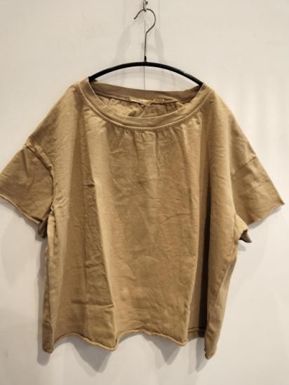 <img class='new_mark_img1' src='https://img.shop-pro.jp/img/new/icons6.gif' style='border:none;display:inline;margin:0px;padding:0px;width:auto;' />album di famiglia　　Tシャツ　ゴールド
