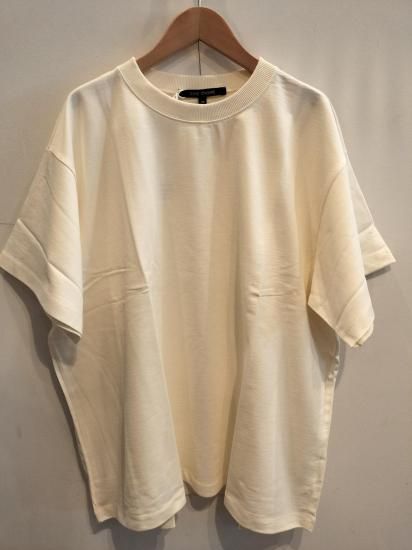 <img class='new_mark_img1' src='https://img.shop-pro.jp/img/new/icons24.gif' style='border:none;display:inline;margin:0px;padding:0px;width:auto;' />SOFIE D'HOORE  　オーバーサイズショートスリーブTシャツ　IVORY　 *20%off*