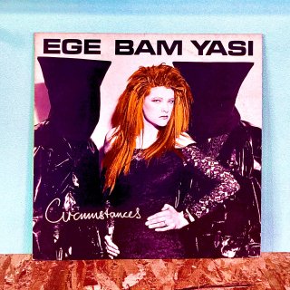 Ege Bam Yasi - Circumstances