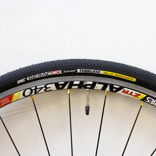 IRC TIRE / SERAC CX SAND (シラク CX サンド チューブレスタイヤ 700x32c) - Above Bike Store